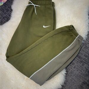 Nike Women’s Two-Tone Green Joggers